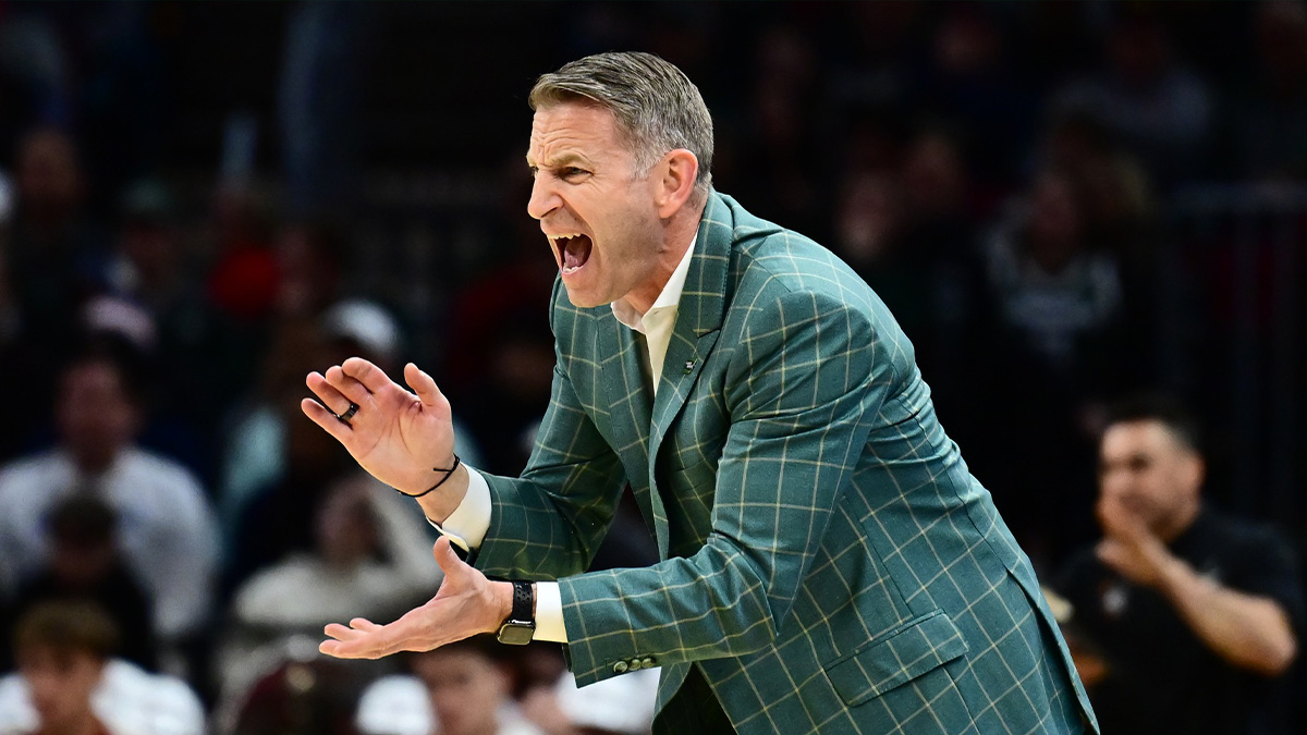 Alabama HC Nate Oats drops mic on Auburn fans after Charles Bediako chants