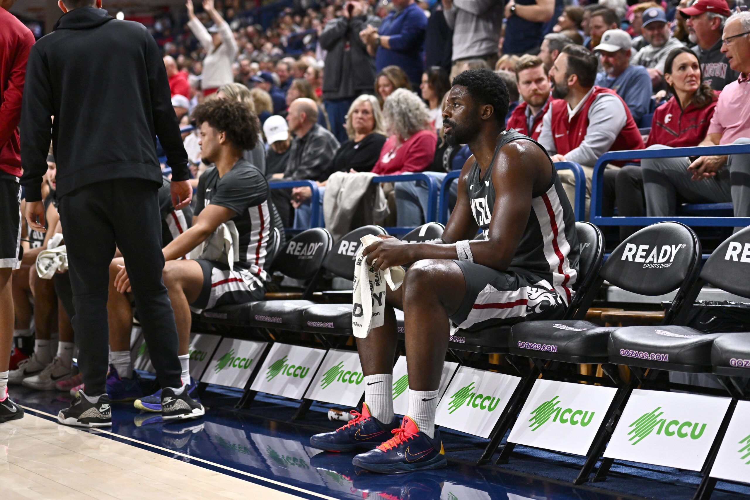 Another second-half road collapse for WSU