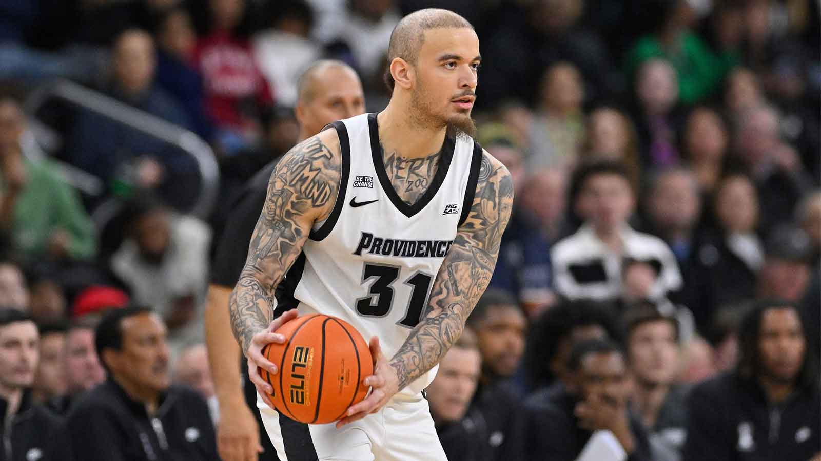 Brawl breaks out between St. John’s, Providence after hard foul