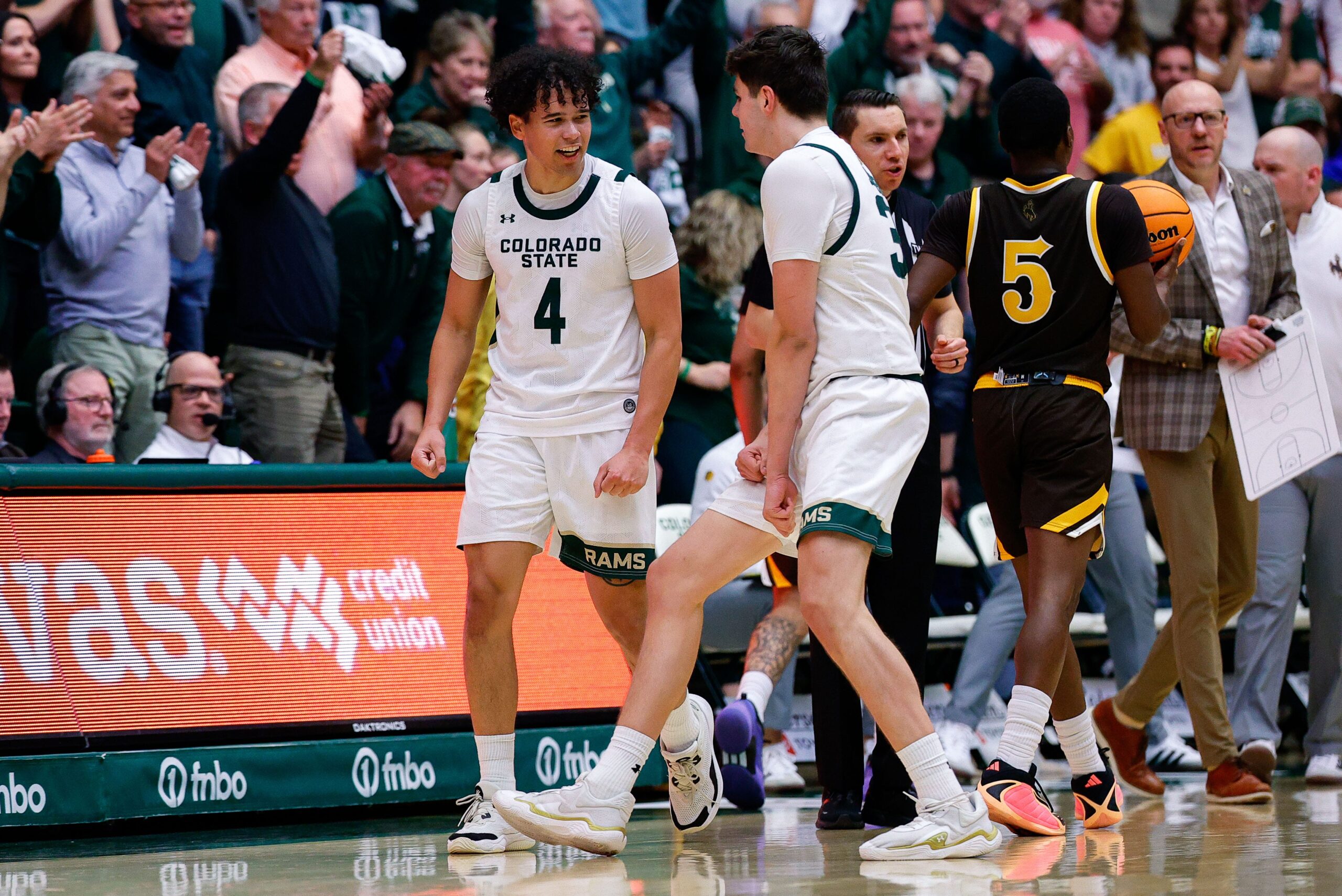 Colorado State basketball completes stunning comeback against Wyoming