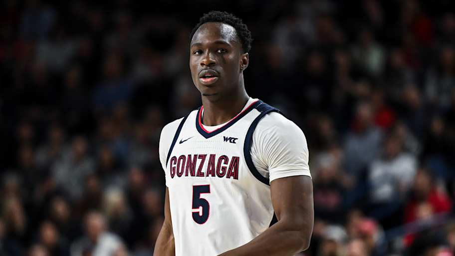 Gonzaga Bulldogs guard Emmanuel Innocenti (5).