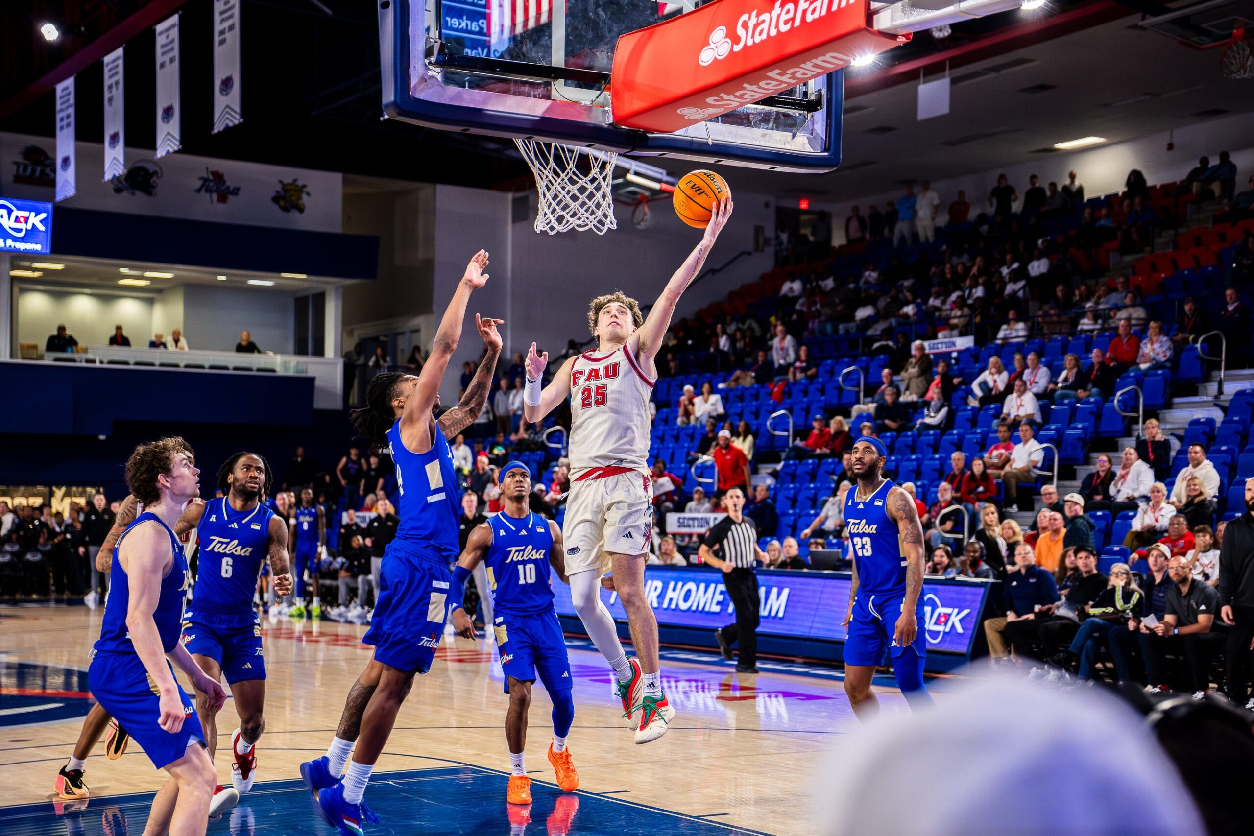FAU men's basketball drops 4th straight game, falling to Tulsa 78-76