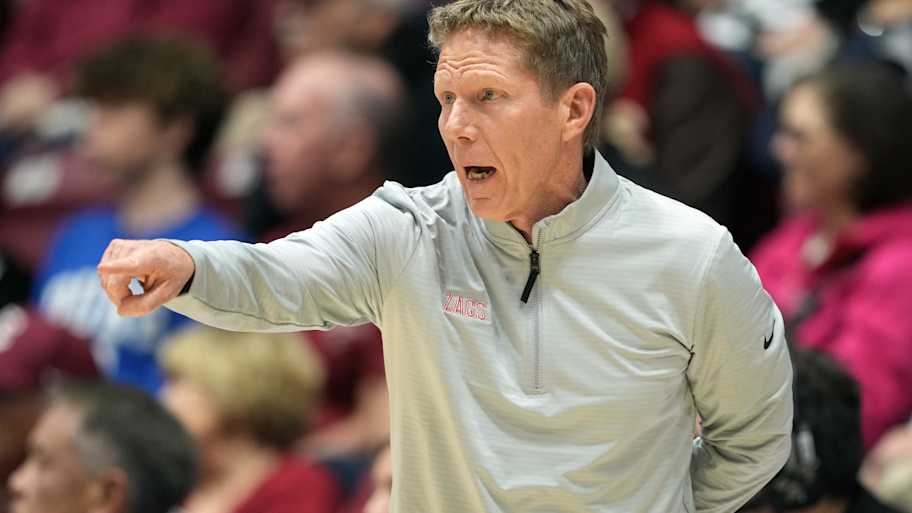 Gonzaga retakes first place in WCC with gutsy road win over Santa Clara