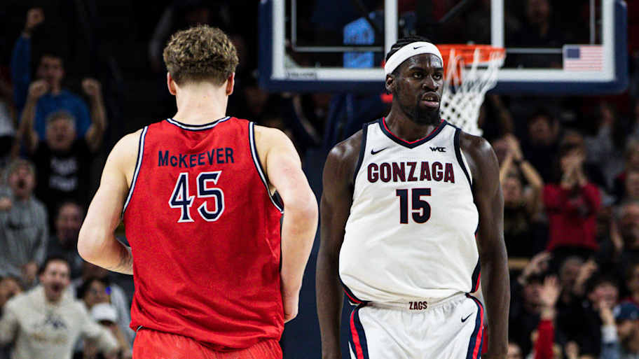 Gonzaga Bulldogs forward Graham Ike (15).