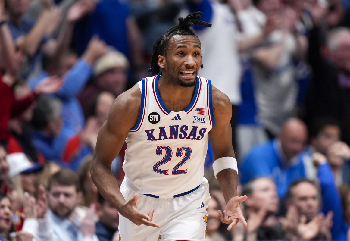 Historic Arizona vs. Kansas Showdown: Undefeated Wildcats Face Perfect Home Record on Big Monday