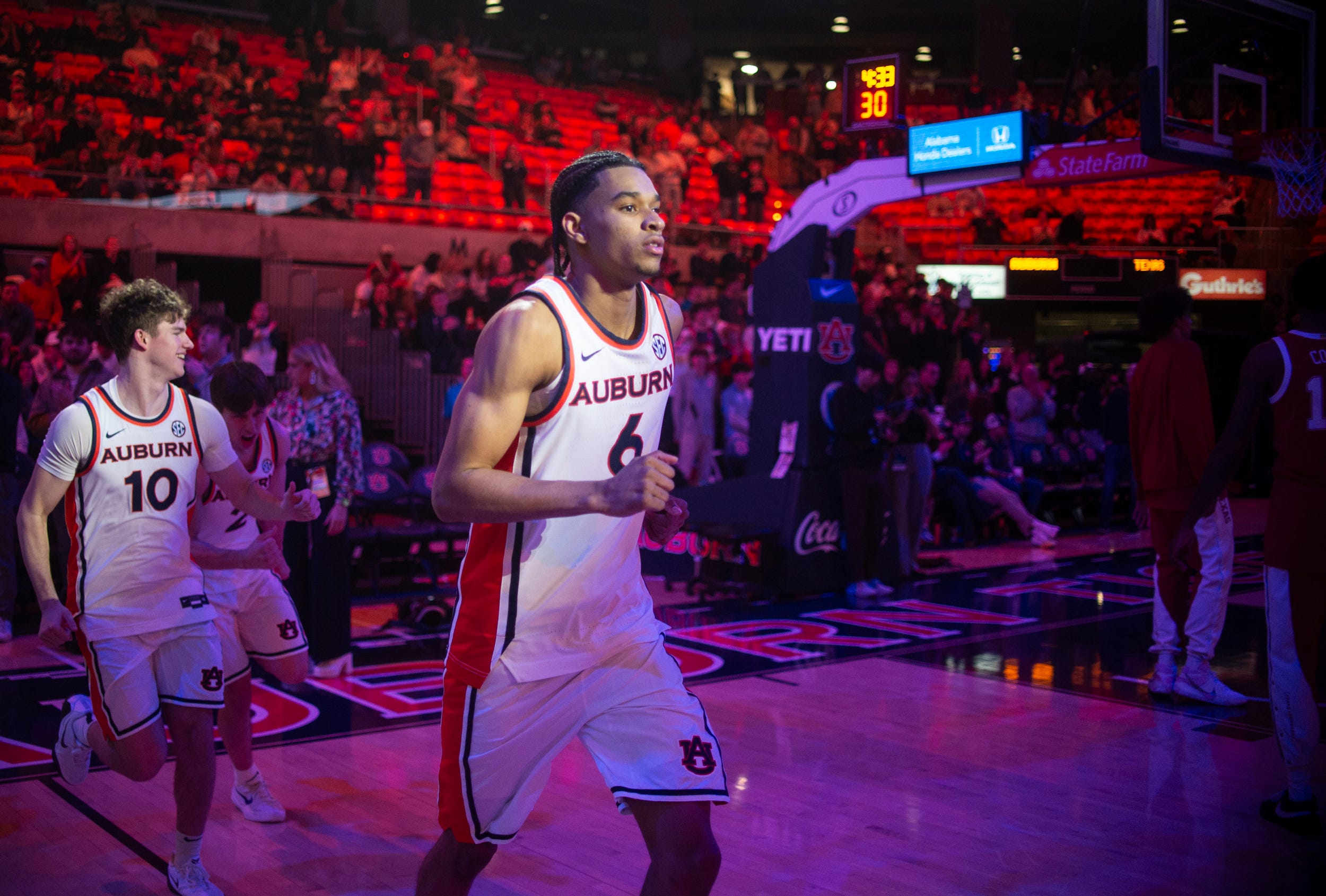 How long is Auburn basketball standout Keyshawn Hall sidelined?