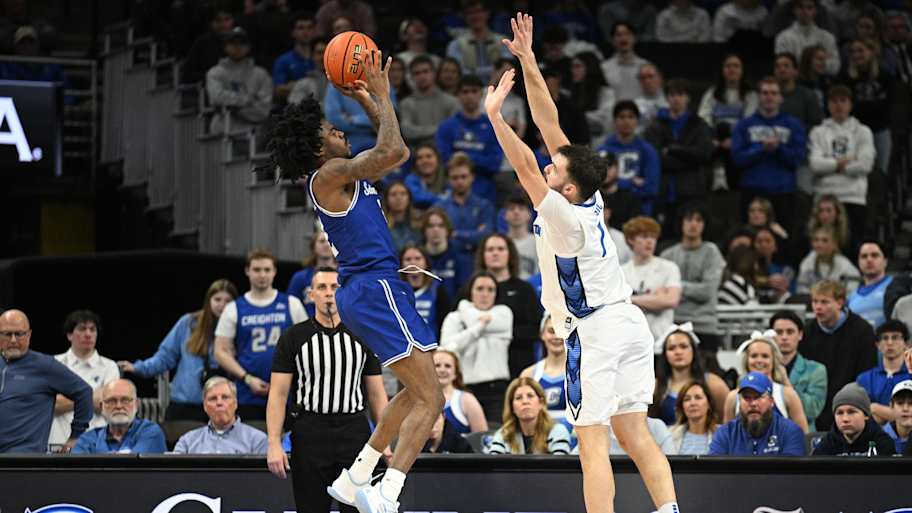 Jays Aim to Keep Streak Alive Against Villanova