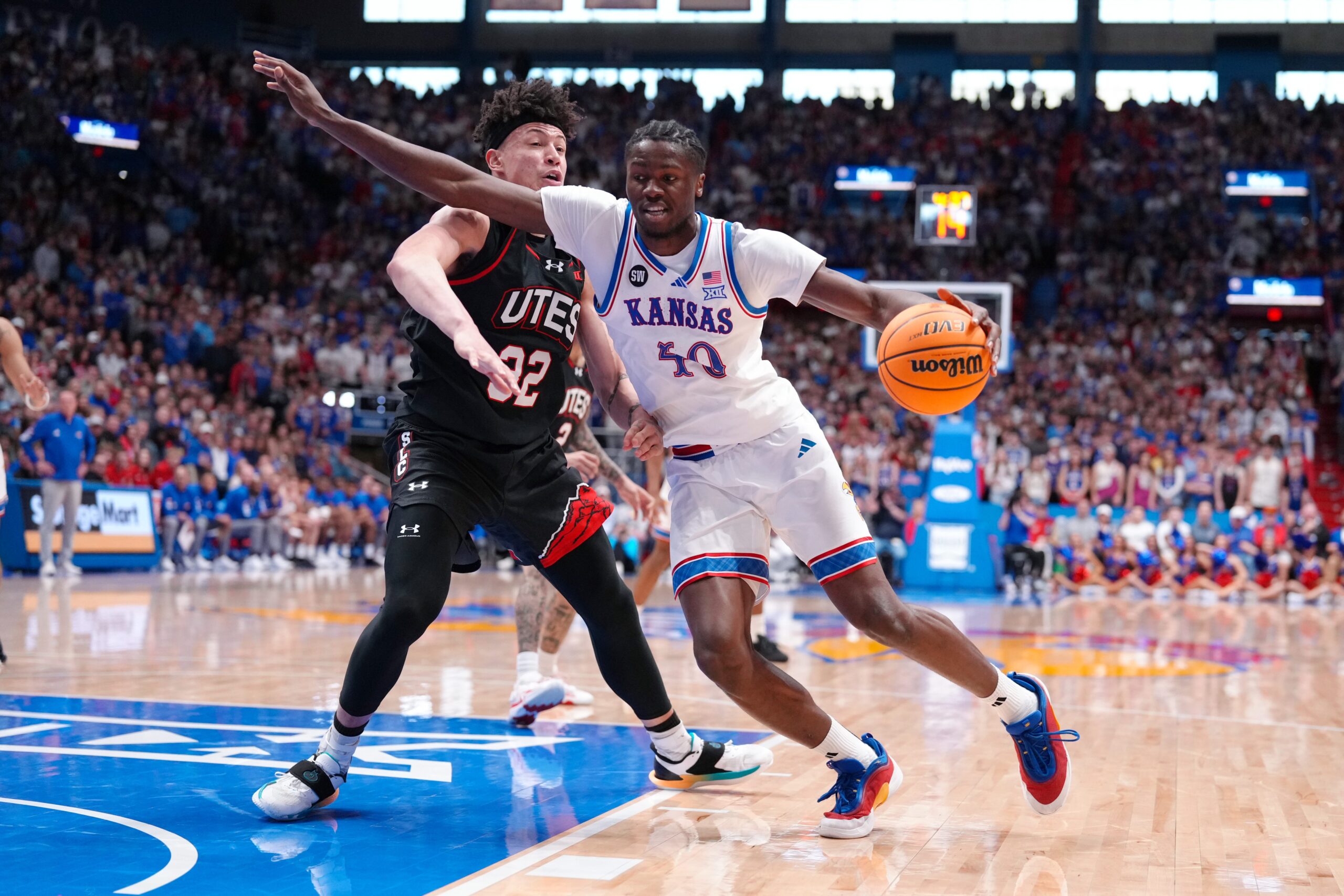 Kansas basketball beats Utah, but faces a tougher test with No. 1 Arizona next