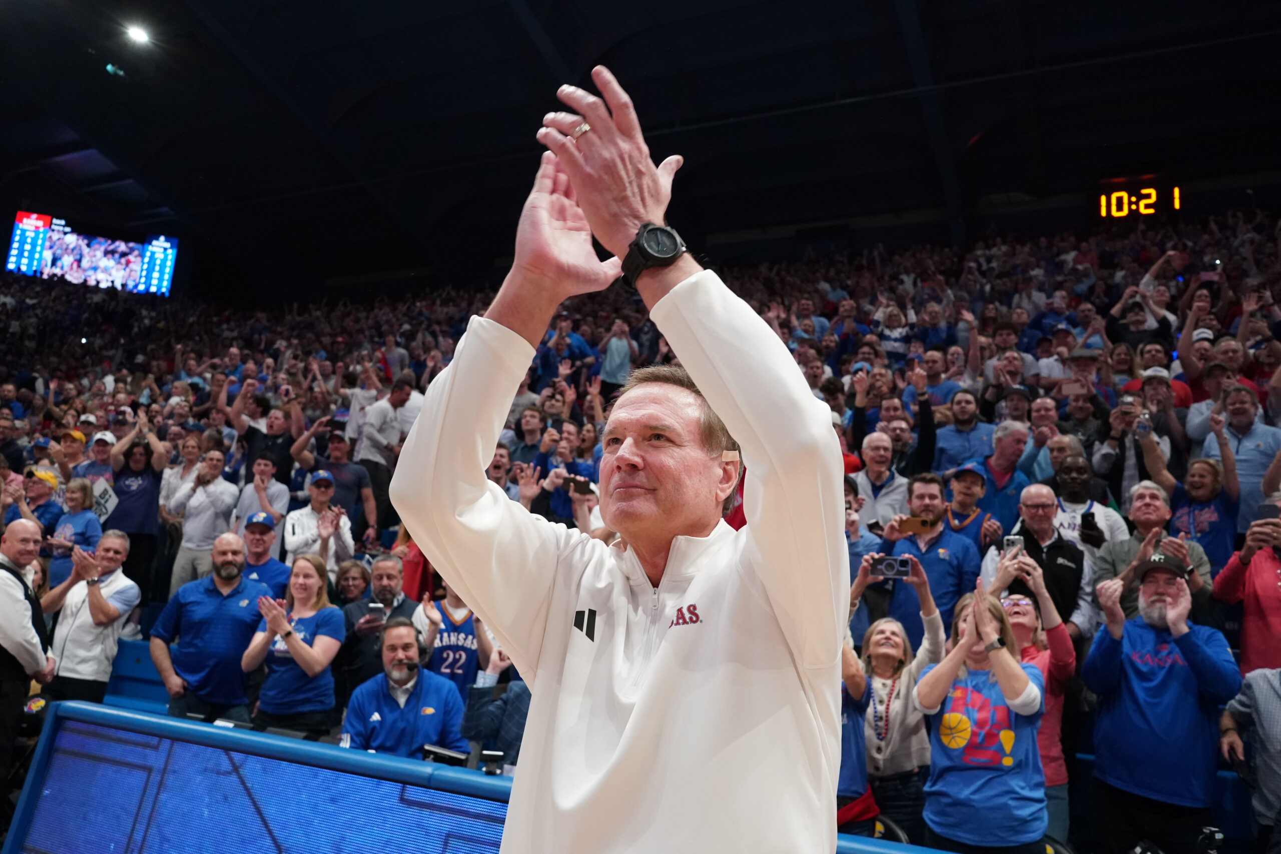 Kansas beats #1 Arizona, 82-78
