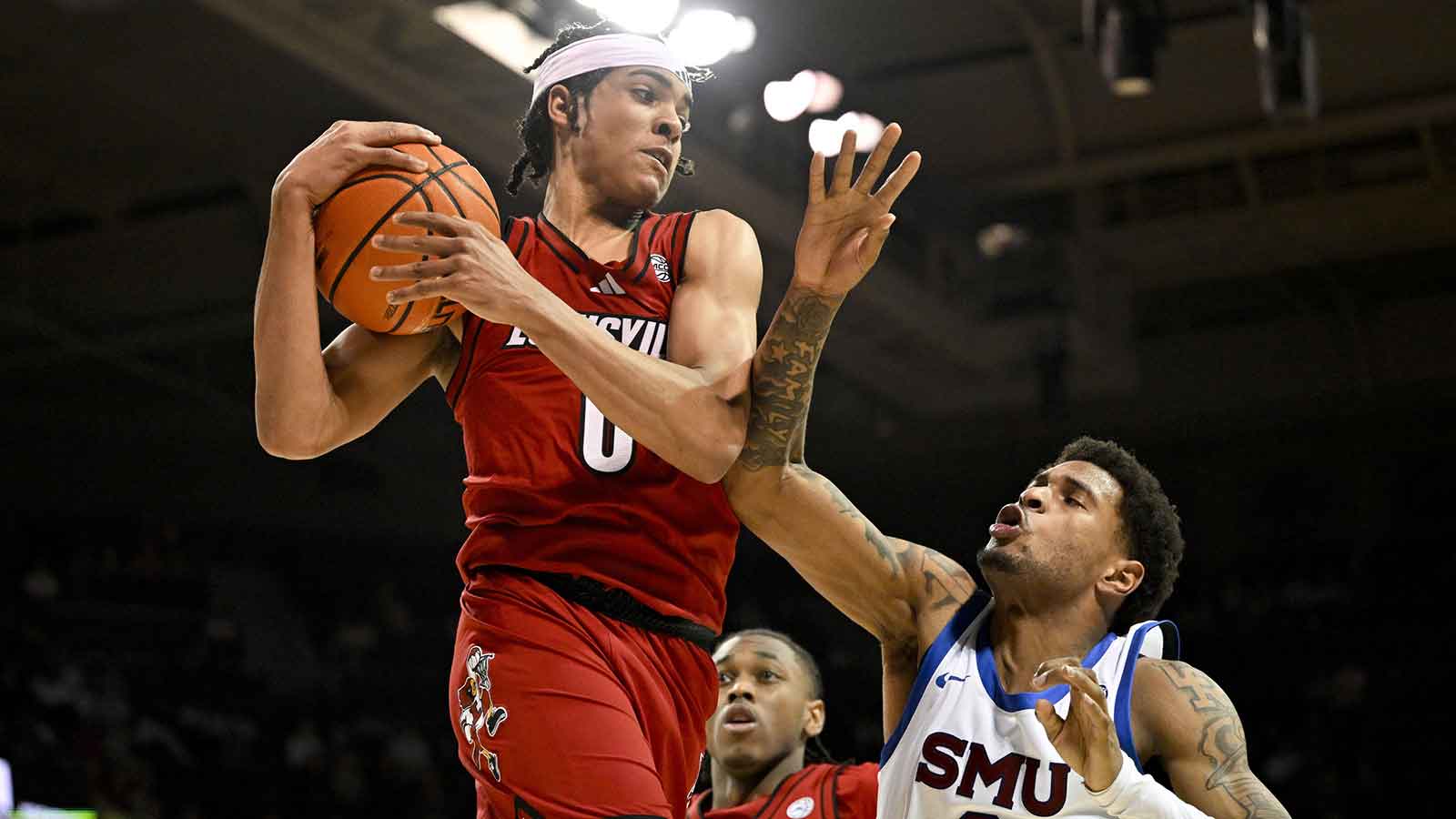 Louisville fans stunned after double-digit loss to SMU