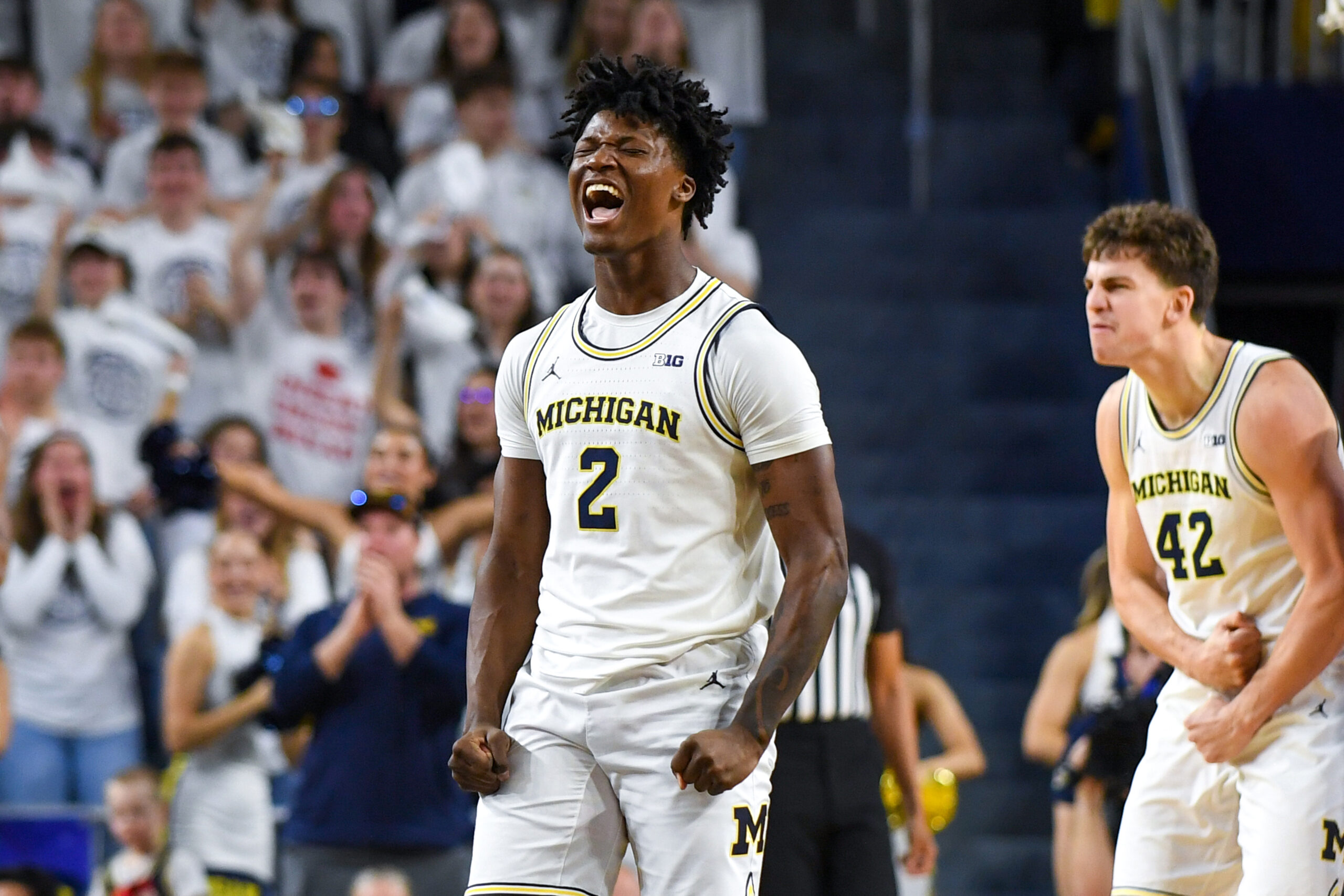 Michigan Basketball guard L.J. Cason tears ACL, out for season