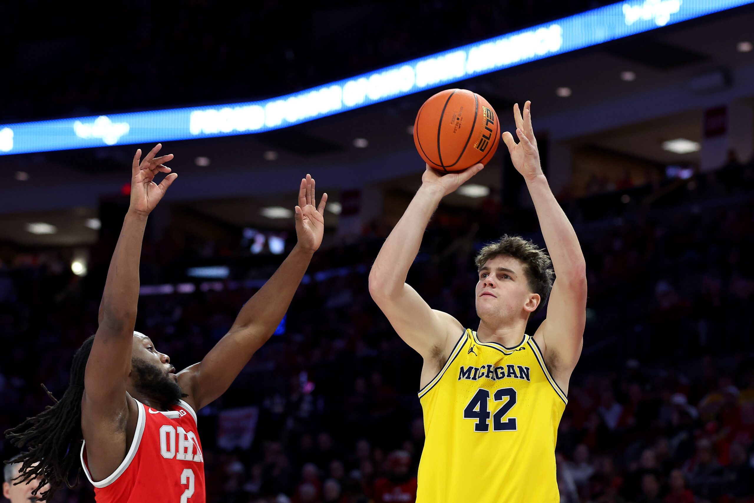 Michigan basketball sweeps Ohio State, 82-61, to reclaim Big Ten lead