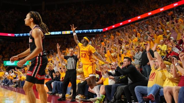No. 6 Iowa State tops No. 2 Houston as Big 12 title race tightens