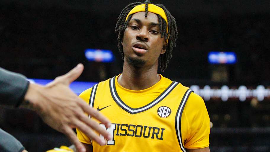 Missouri Tigers guard Anthony Robinson II checks out of a game against Illinois at the Enterprise Center. 