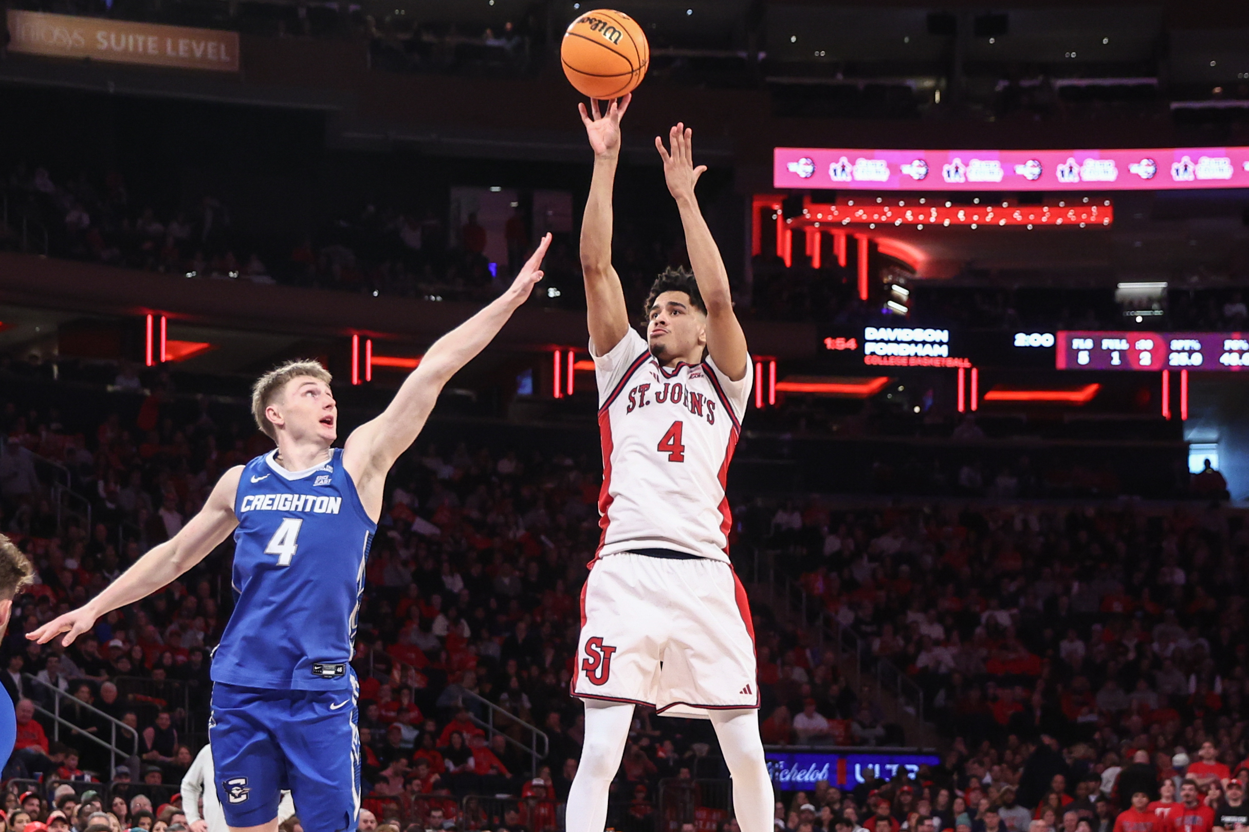 St. John’s men’s basketball demolishes Creighton to push winning streak to 13 games