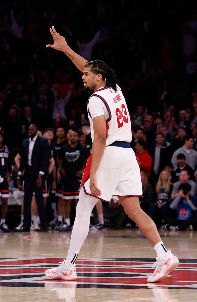 St. John’s rolls past No. 3 UConn for statement Big East win