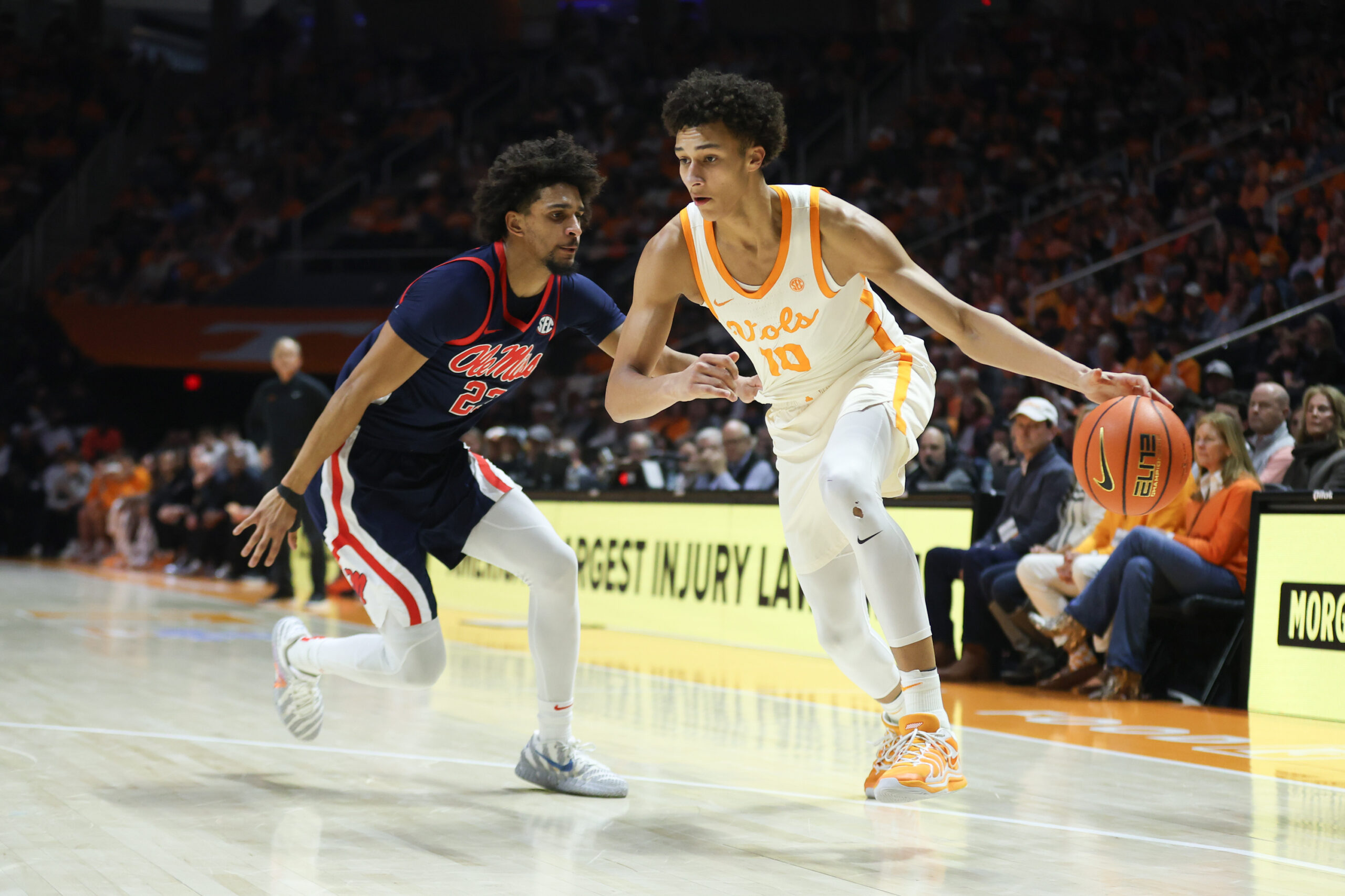 Tennessee defeats Ole Miss 84-66