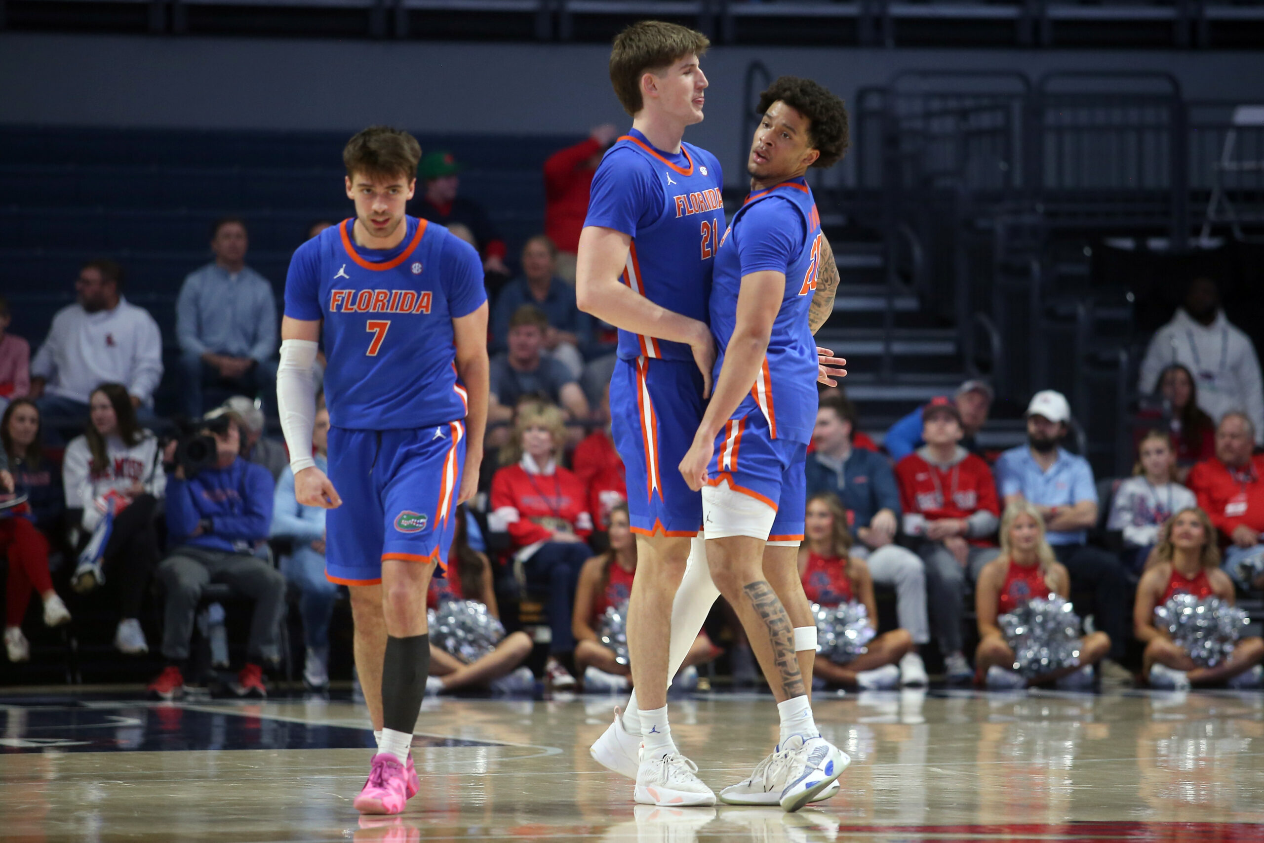 Texas faces No. 7 Florida with ranked win streak on the line