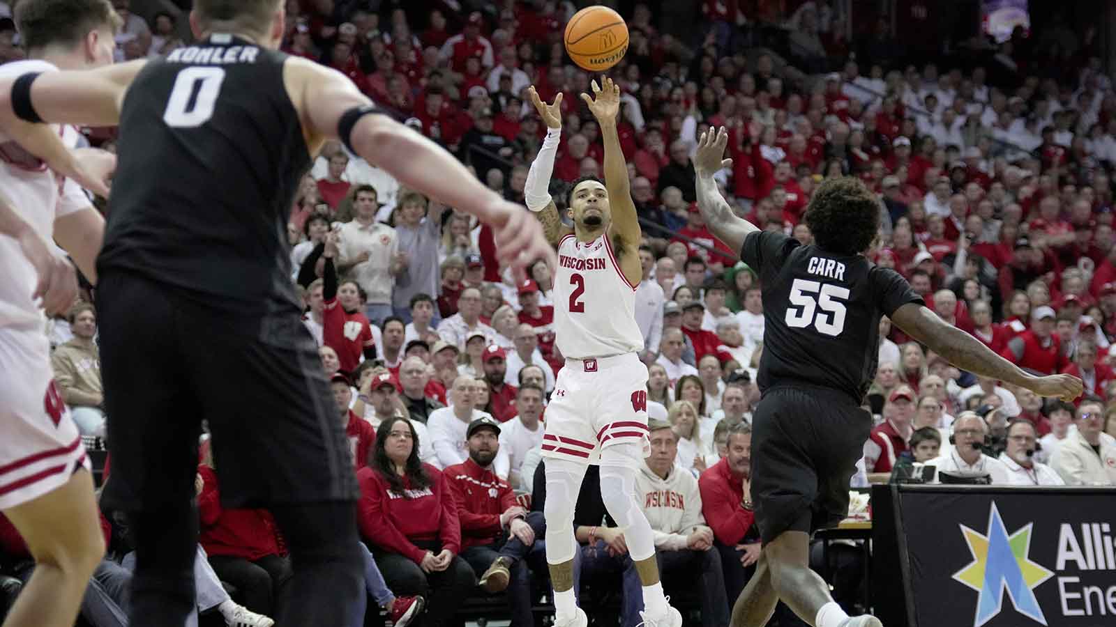 Wisconsin HC Greg Gard ties program record with big win over Michigan State