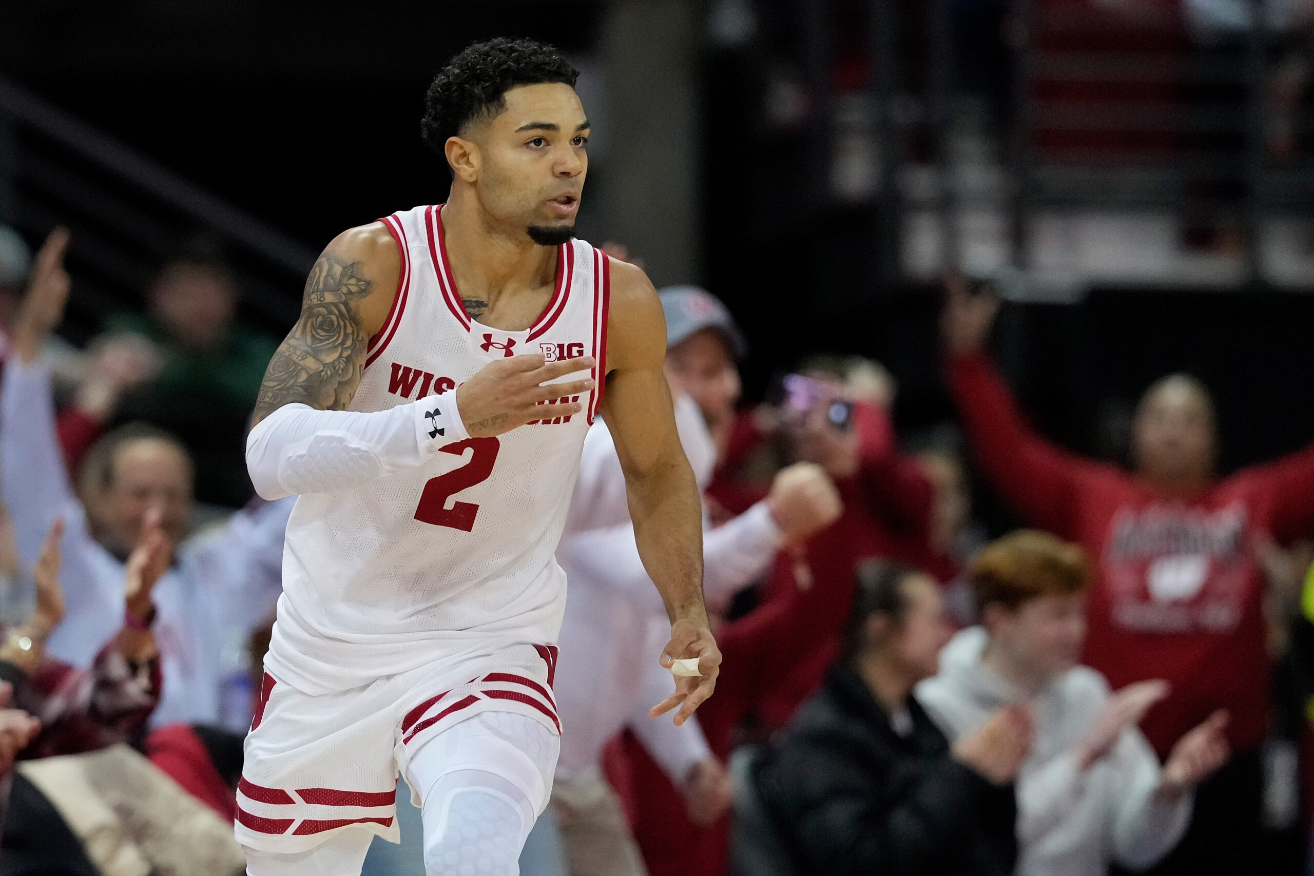 Wisconsin sinks 15 3-pointers, takes third top-10 win of season with beatdown of No. 10 Michigan State