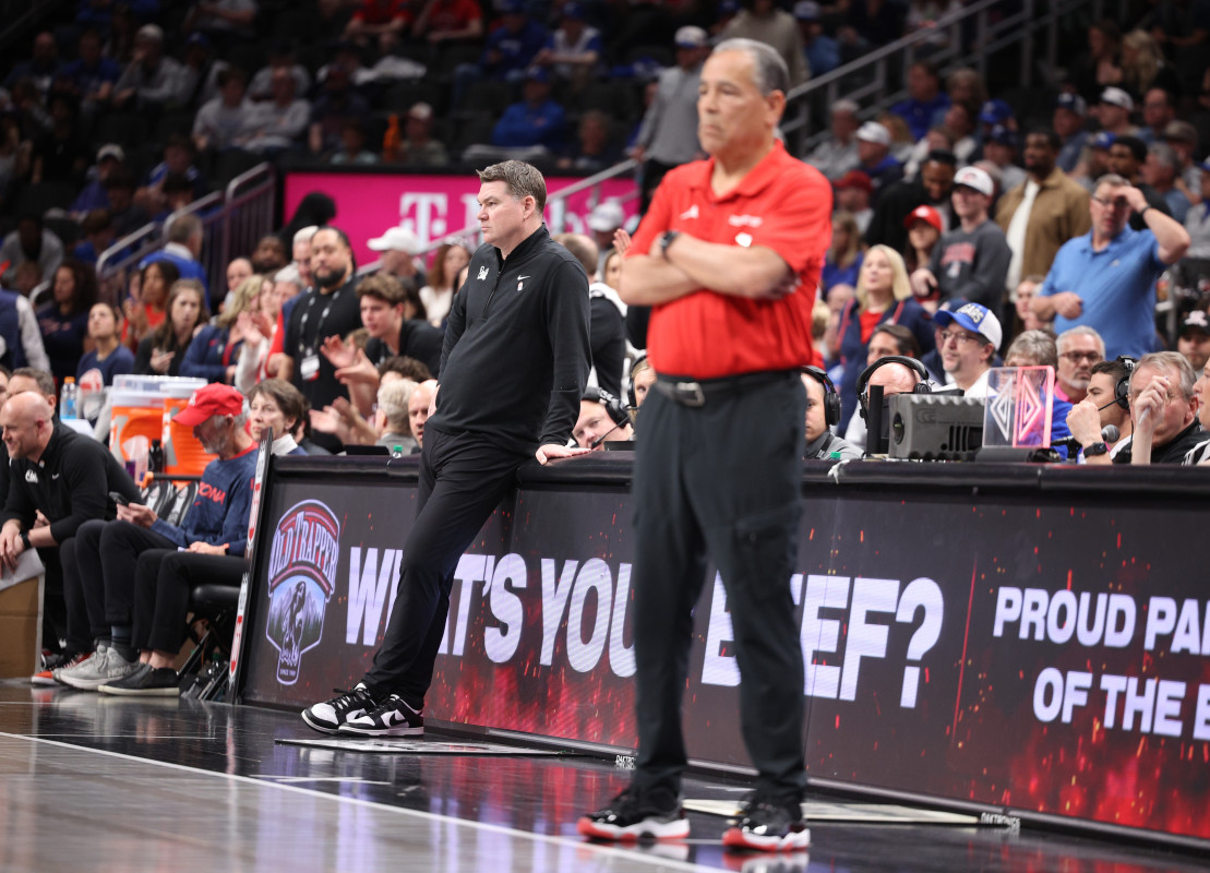 Arizona's Fatal Flaw For 2026 NCAA Tournament
