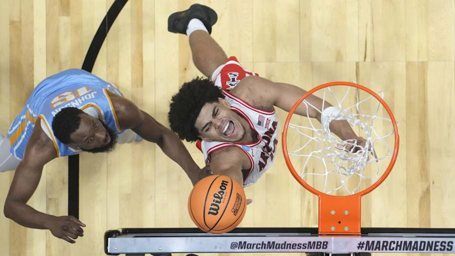 Arizona's Koa Peat Is Built For The Spotlight