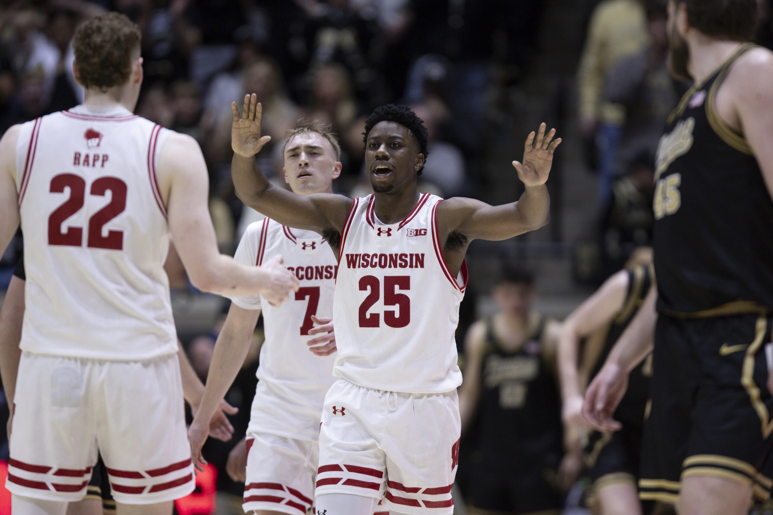 Badgers back in AP Top 25 to begin postseason