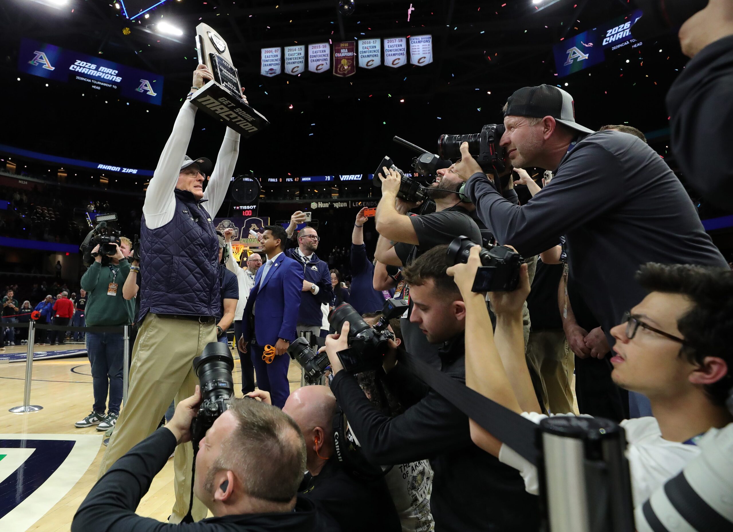 Brothers John Groce, Travis Steele coach Akron, Miami to NCAA tournament