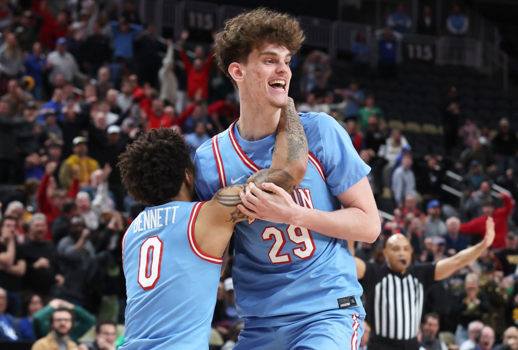 Dayton upsets Saint Louis in chaotic finish in A10 Tournament semifinal
