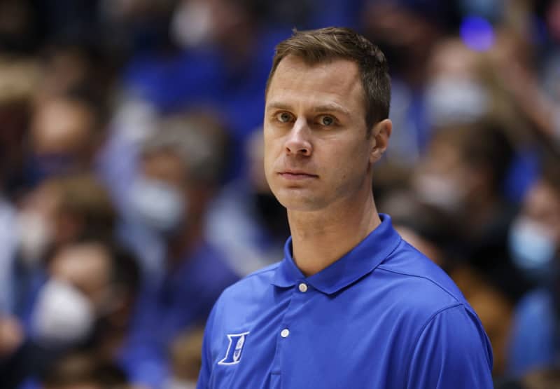 DURHAM, NORTH CAROLINA - JANUARY 08: Associate head coach Jon Scheyer watches his teaduring their game against the Miami Hurricanes at Cameron Indoor Stadium on January 08, 2022 in Durham, North Carolina. Miami won 76-74. (Photo by Grant Halverson/Getty Images) ©Getty Images