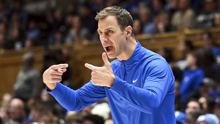 Duke basketball head coach Jon Scheyer