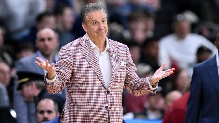 Florida runs Arkansas out of the gym as John Calipari ties worst loss of his career