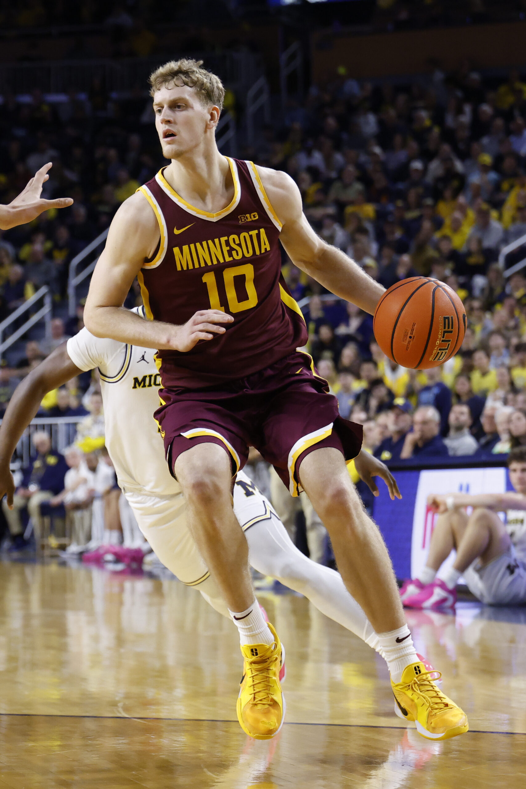 Gopher Basketball accepts invite to College Basketball Crown