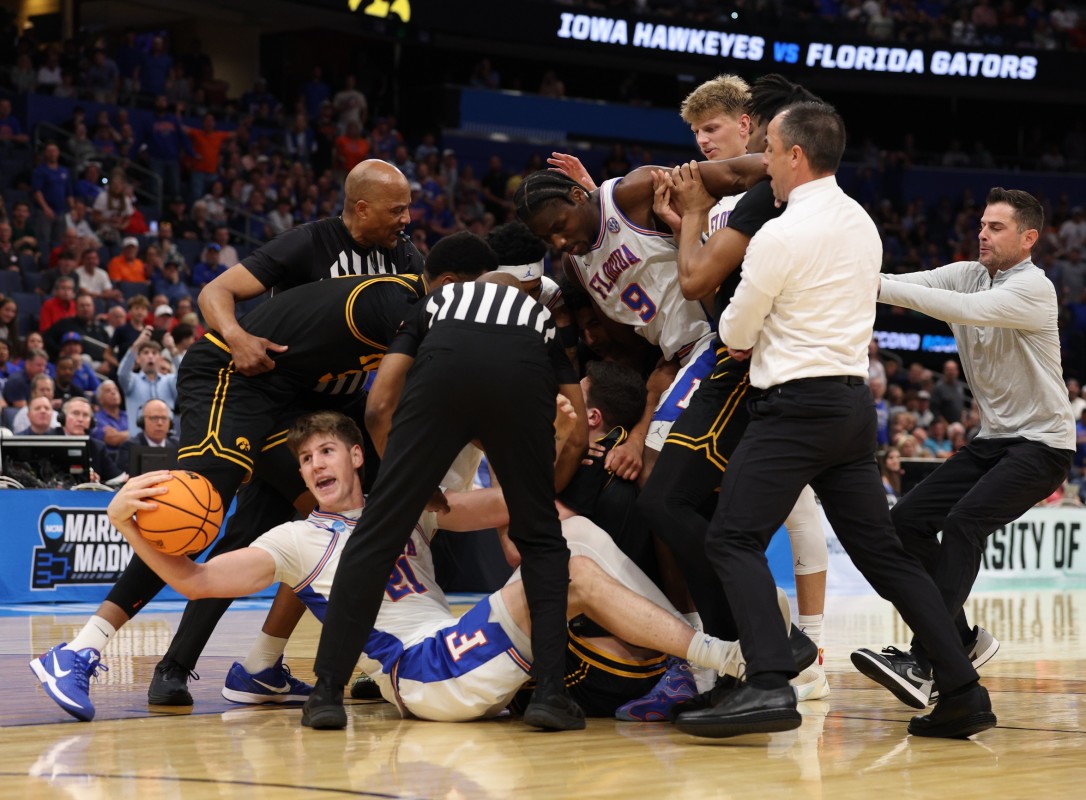 Gritty Iowa Stuns Florida With Toughness, Clutch Shot in Final Seconds