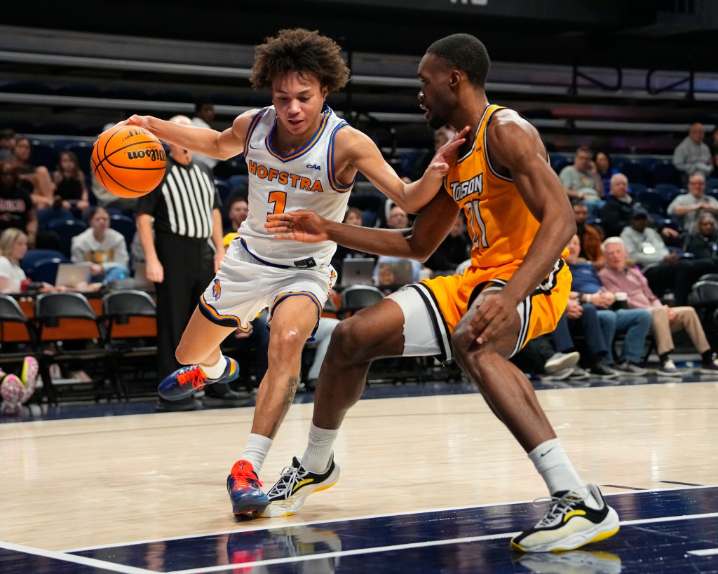 Hofstra ends 25-year March Madness drought with tight win over Monmouth in CAA title game