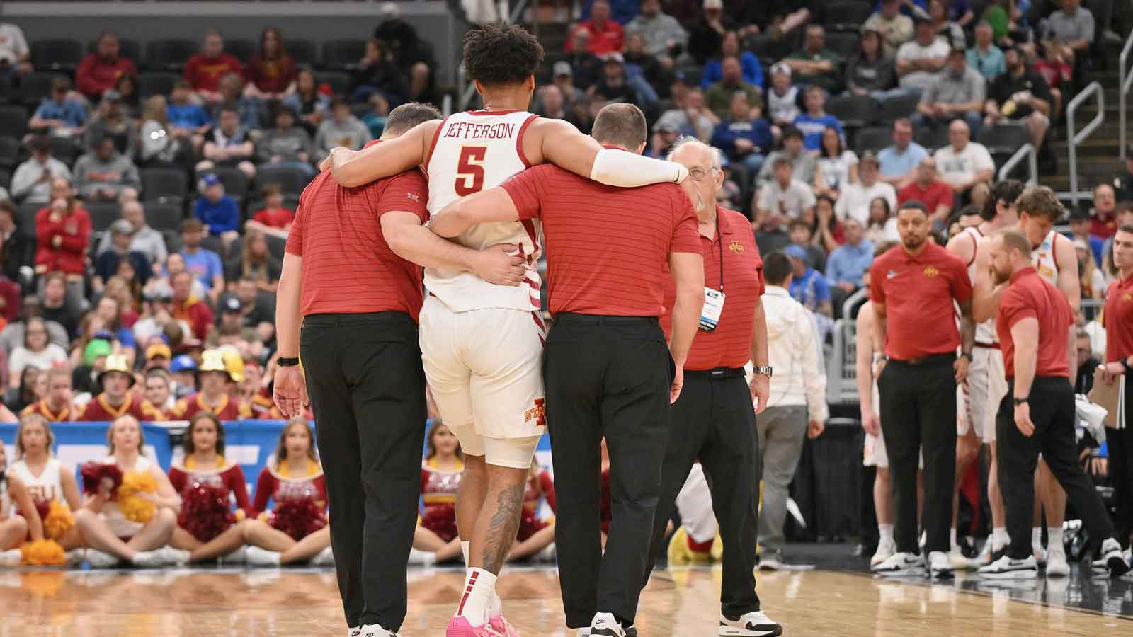 Joshua Jefferson’s emotional response after missing Iowa State loss vs. Tennessee