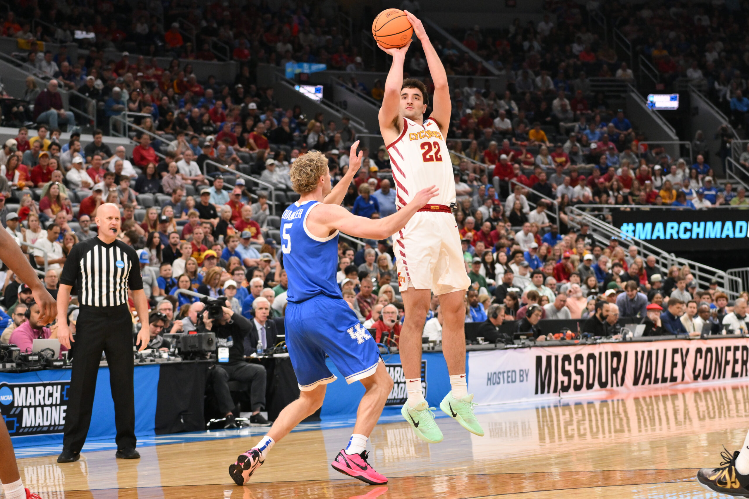 Lipsey posts career high in win over Kentucky