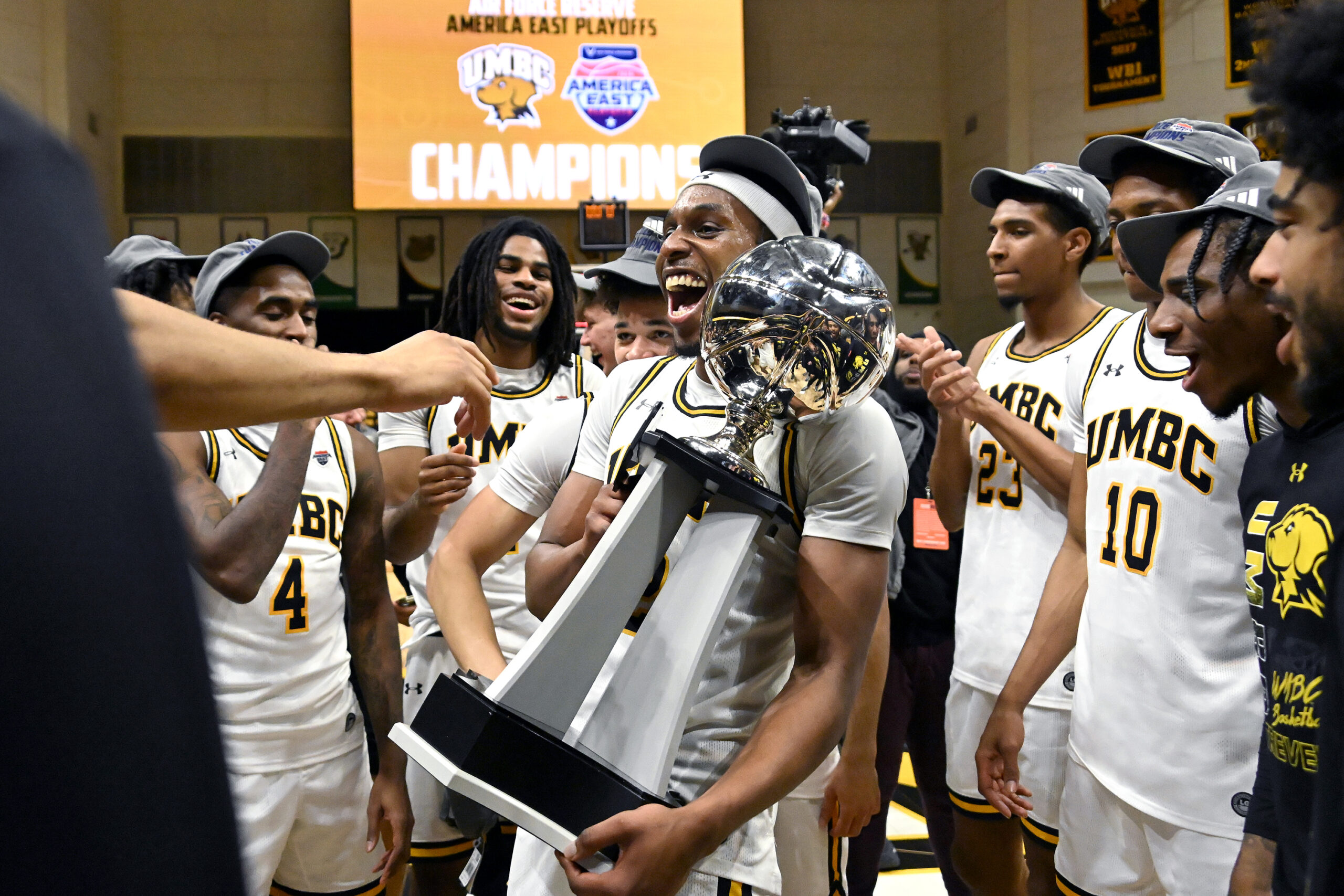 March Madness 2026 picks: Predictions, odds, lines, schedule for Tuesday's First Four games