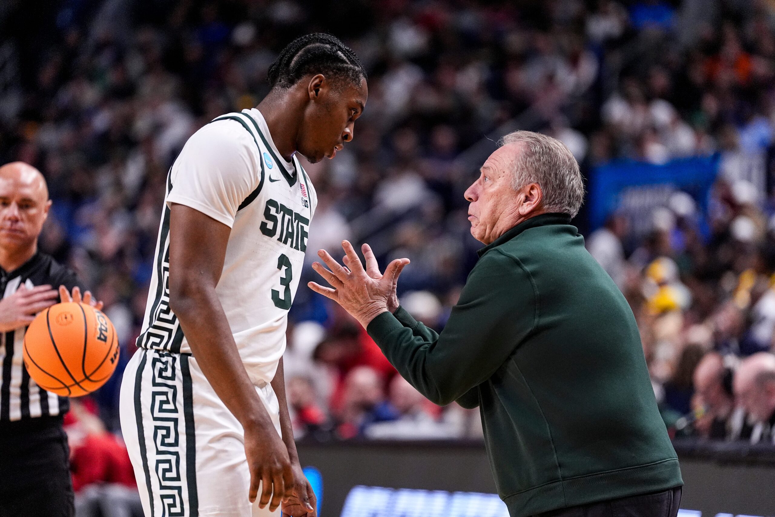 MSU freshmen Jordan Scott, Cam Ward got jitters out. Now it's showtime at home