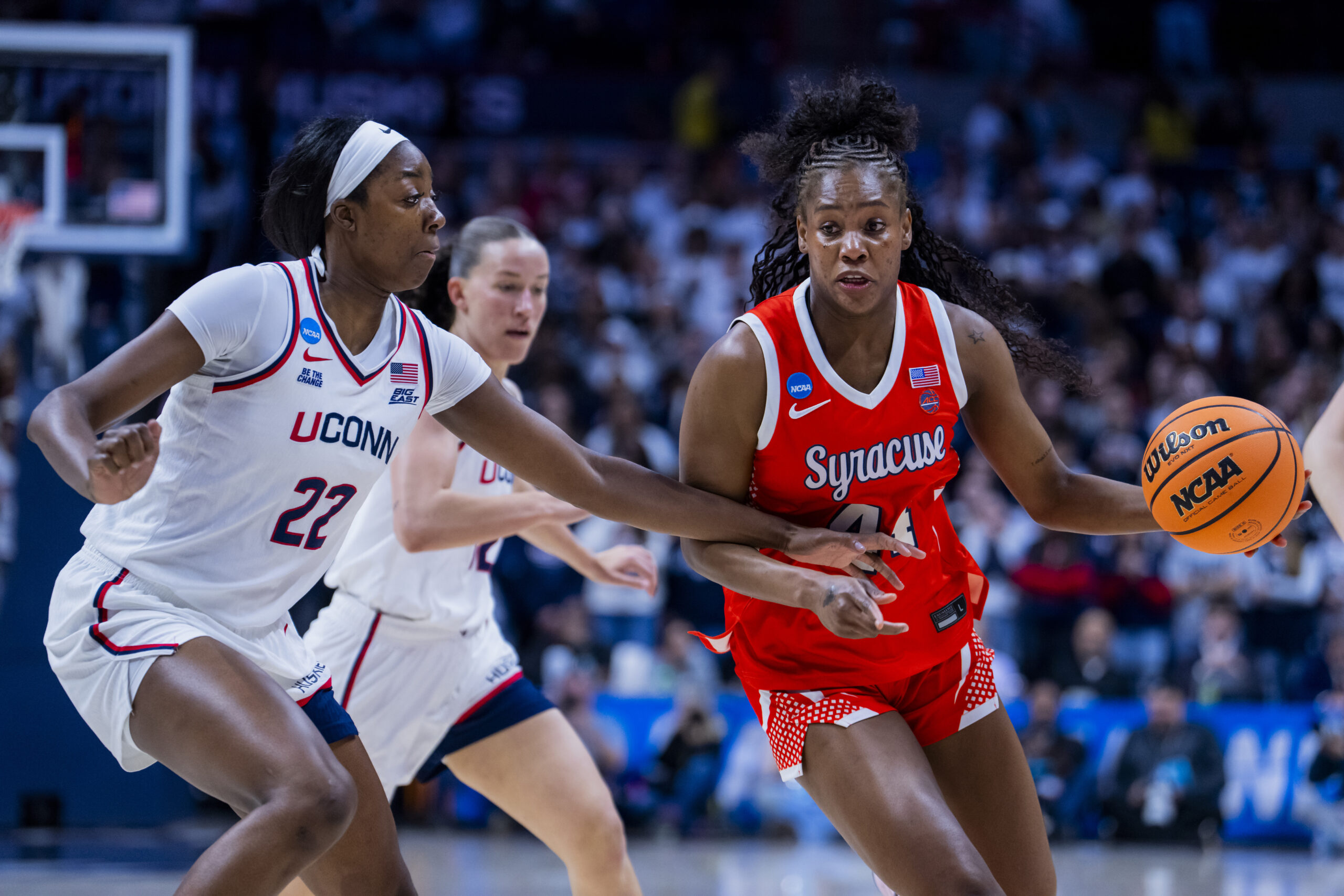 Syracuse women’s basketball: Uche Izoje announces return for sophomore season