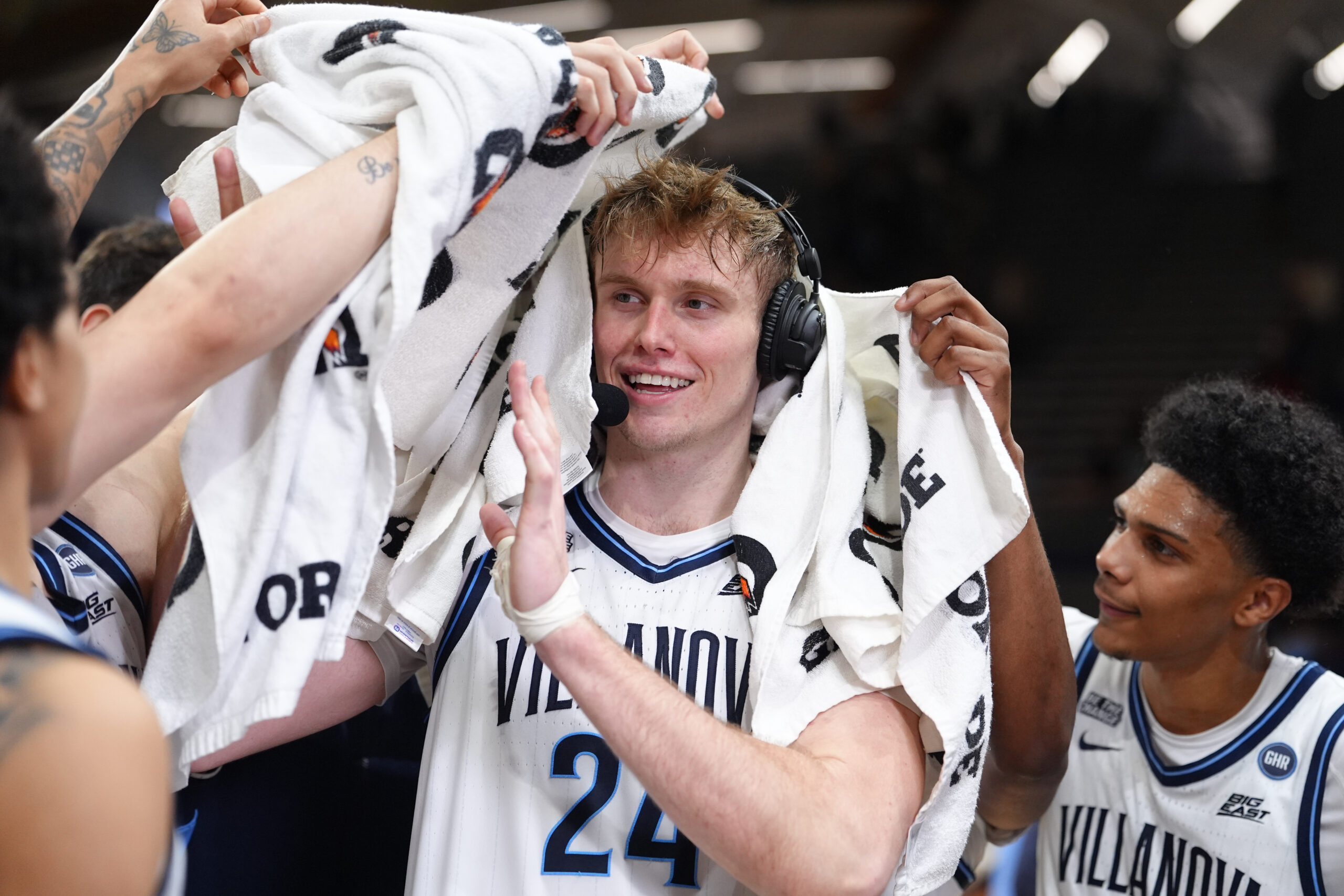 The Seniors Mark Their Spot, Lead Villanova to 91-78 Victory over Xavier