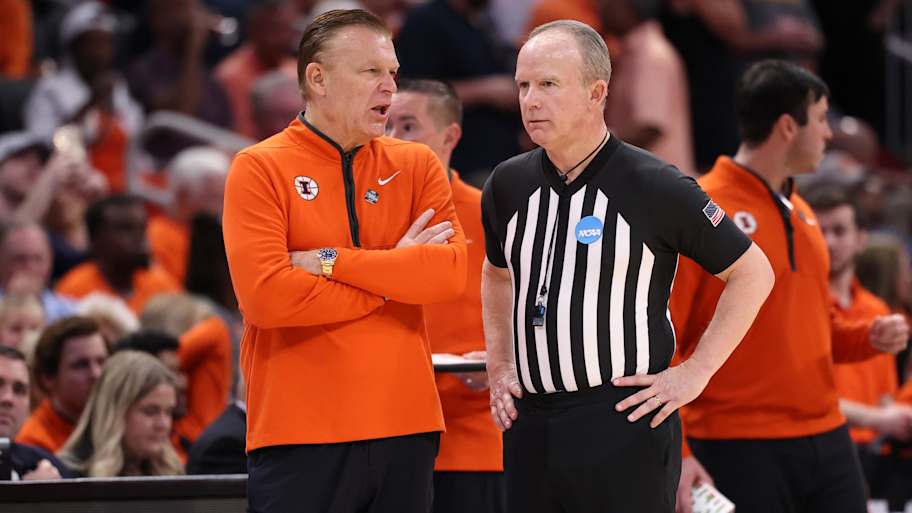What caused the Iowa-Illinois Elite Eight delay? The answer is absurd