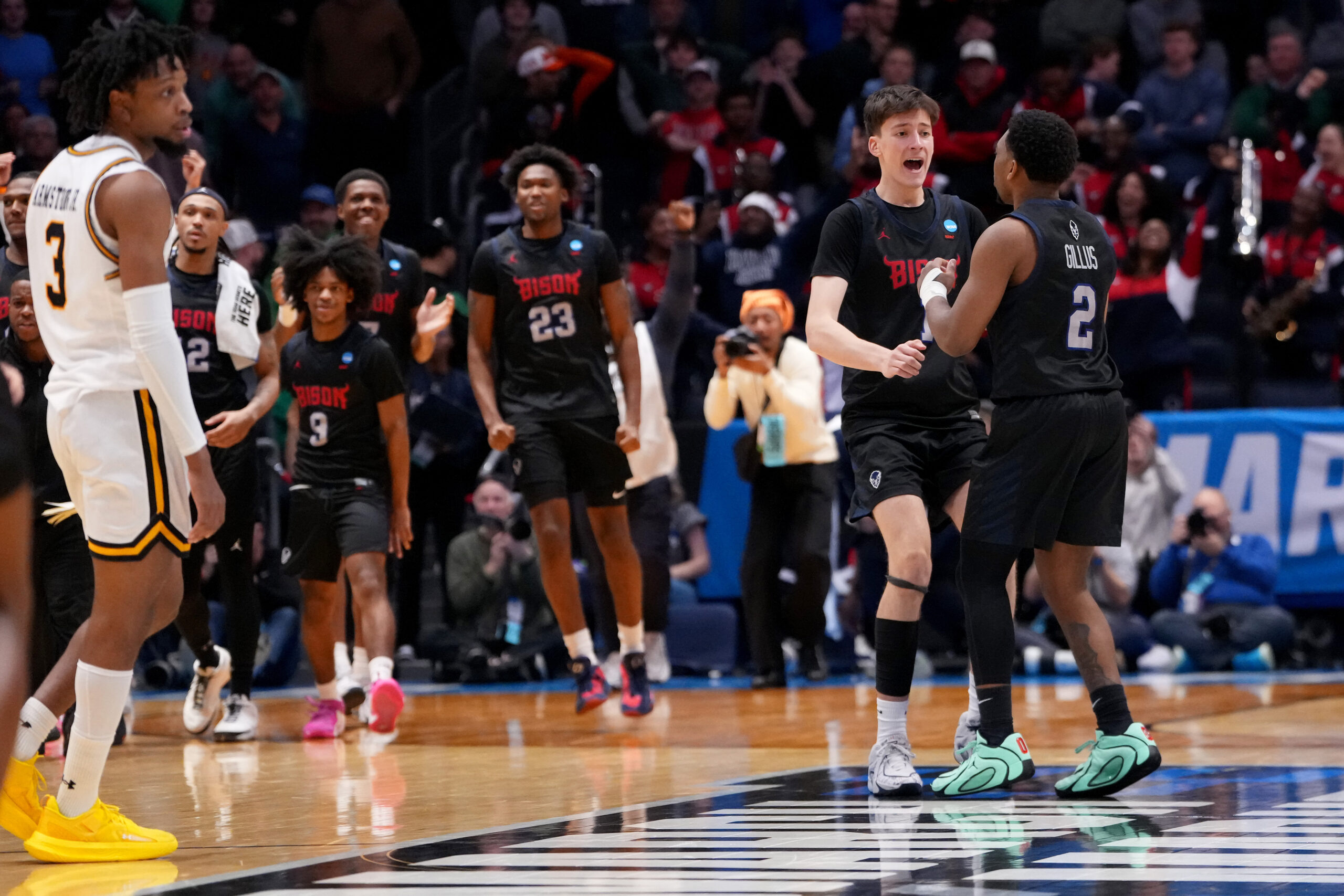 YouTube Gold: Kenny Blakeney & Howard Break Through!