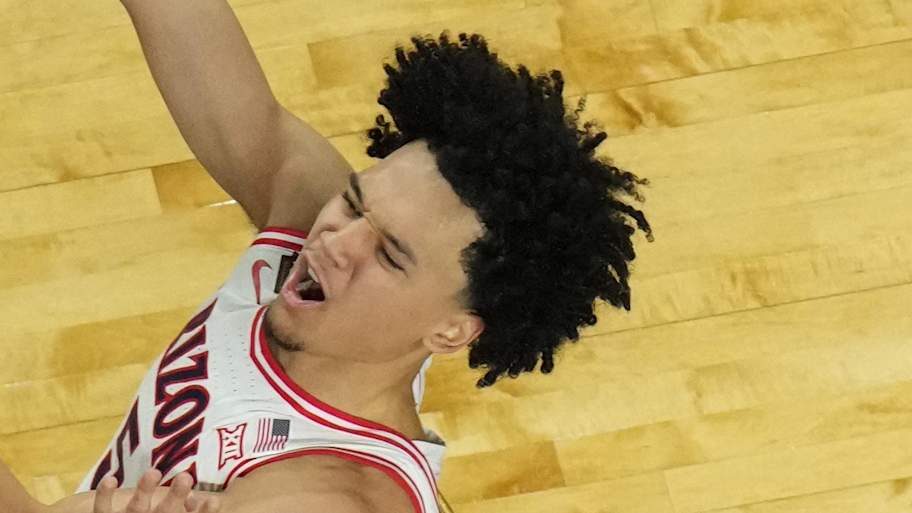 Arizona Wildcats guard Brayden Burries (5) 
