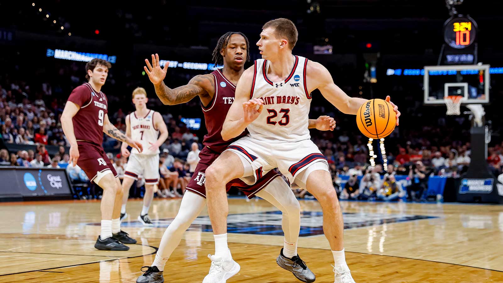 Arizona State basketball lands star Saint Mary’s forward from Transfer Portal