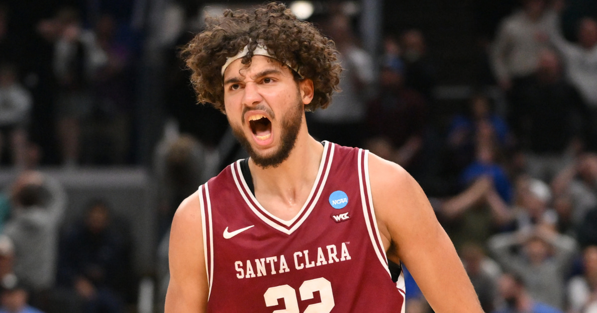 Mar 20, 2026; St. Louis, MO, USA; Santa Clara Broncos forward Allen Graves (22) reacts after making a basket against the Kentucky Wildcats during the second half of a first round game of the men's 2026 NCAA Tournament at Enterprise Center. Mandatory Credit: Jeff Curry-Imagn Images