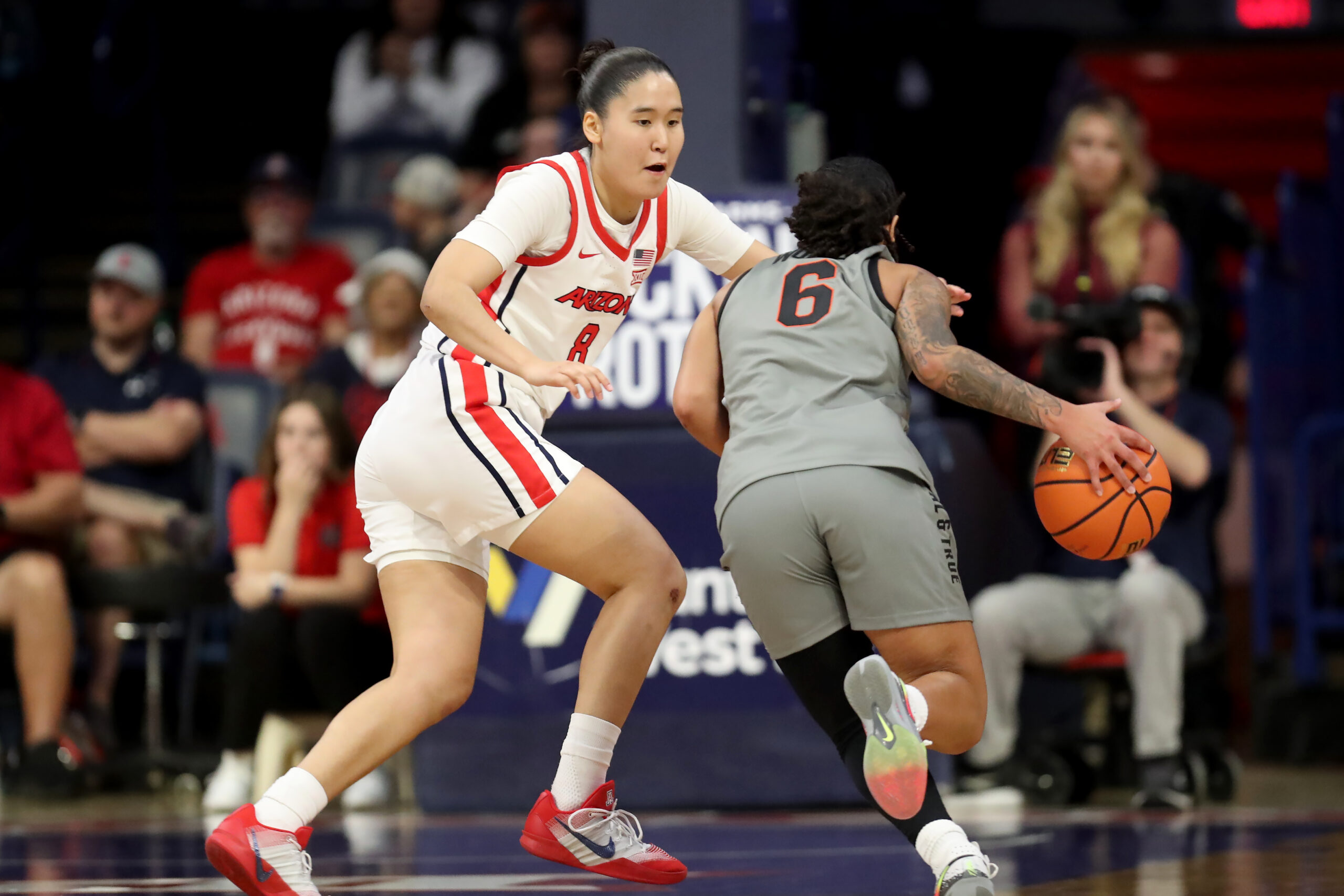 Former Arizona guard Mireia Jurado transfers to Loyola Chicago