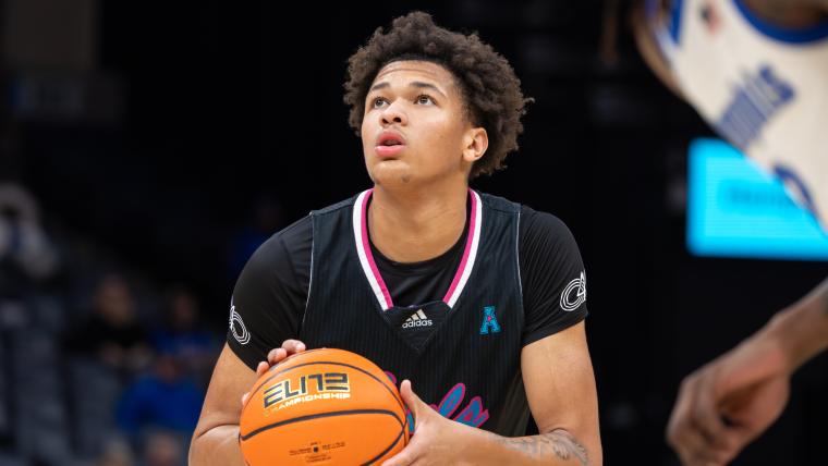 Kentucky battles Syracuse, Arizona, 10 others for former top-100 recruit in transfer portal