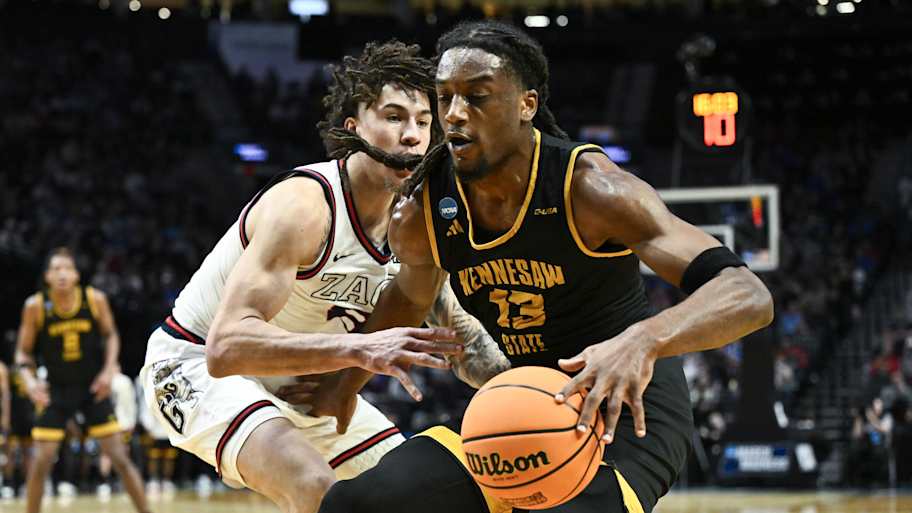 Kennesaw State Owls forward Braedan Lue