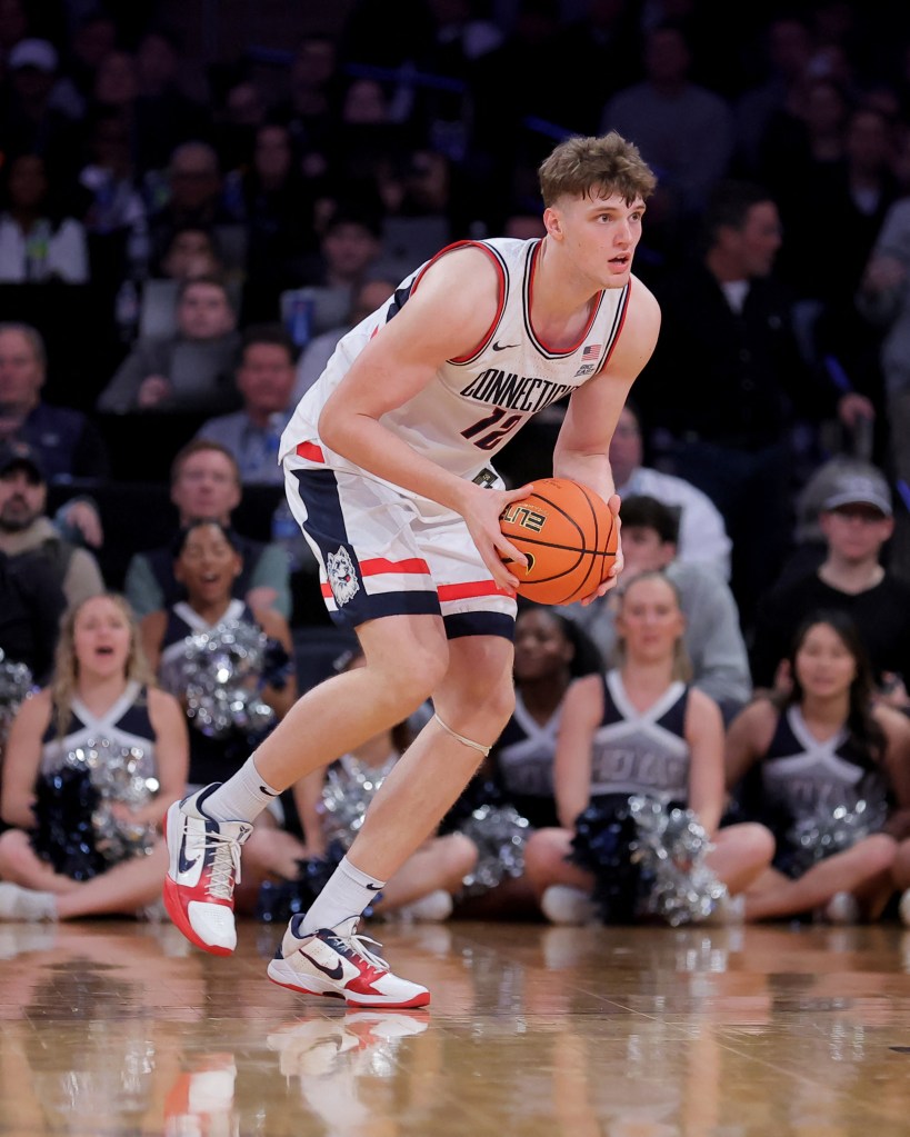 USC men’s basketball lands a big addition in 7-footer Eric Reibe